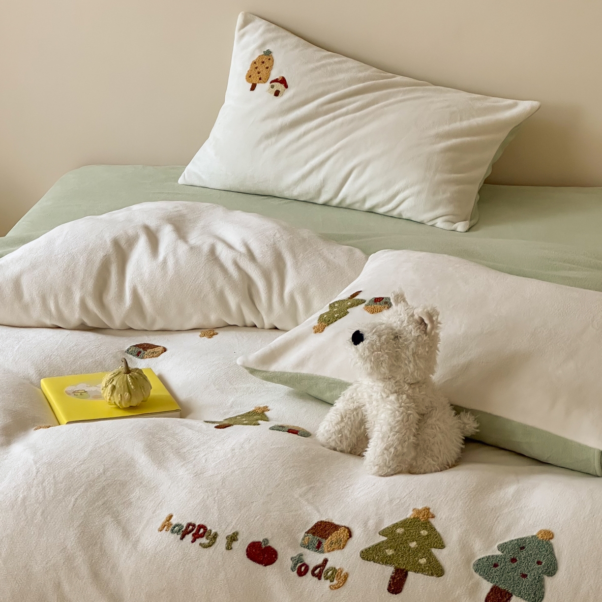 91家纺网 家纺一手货源 找家纺 FORTWO家纺原创设计（FOR TWO家纺） 2025新款230克牛奶绒毛巾绣小清新卡通款四件套 心愿树