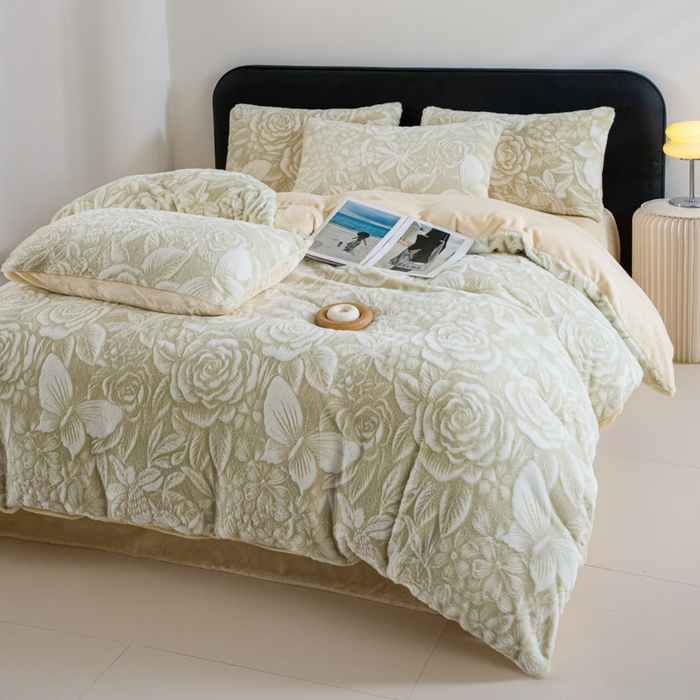 91家纺网 家纺一手货源 找家纺 诺梵家纺 2025新款立体兔毛烂花四件套 蝶梦-绿