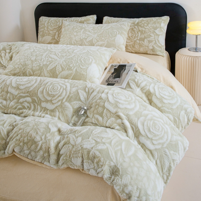 91家纺网 家纺一手货源 找家纺 诺梵家纺 2025新款立体兔毛烂花四件套 蝶梦-绿