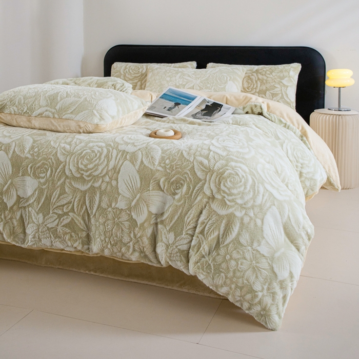 91家纺网 家纺一手货源 找家纺 诺梵家纺 2025新款立体兔毛烂花四件套 蝶梦-绿