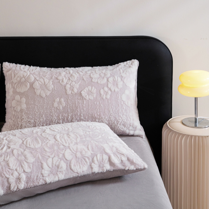 91家纺网 家纺一手货源 找家纺 诺梵家纺 2025新款立体兔毛烂花四件套 伊莎-灰