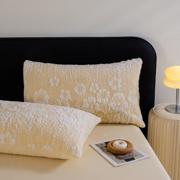 91家纺网 家纺一手货源 找家纺 诺梵家纺 2025新款立体兔毛烂花四件套 伊莎-黄