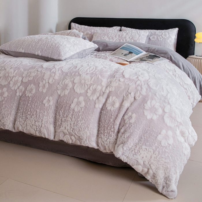 91家纺网 家纺一手货源 找家纺 诺梵家纺 2025新款立体兔毛烂花四件套 伊莎-灰