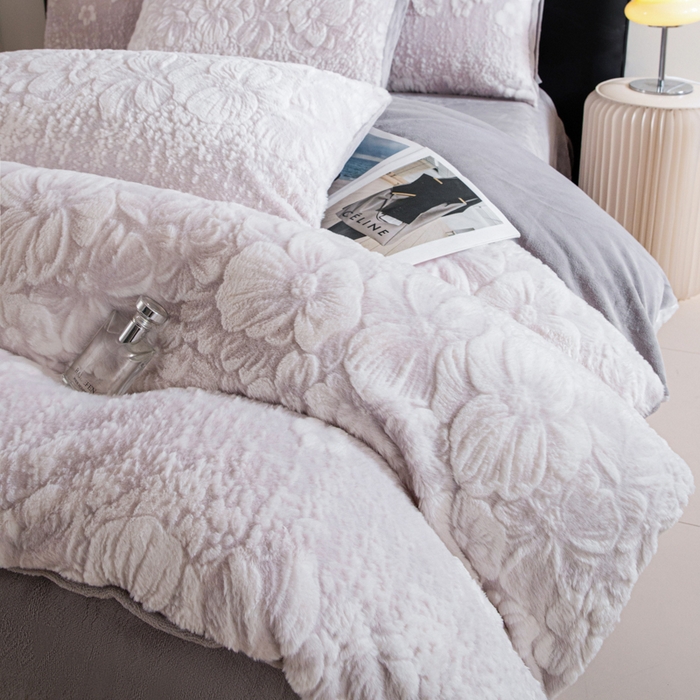 91家纺网 家纺一手货源 找家纺 诺梵家纺 2025新款立体兔毛烂花四件套 伊莎-灰