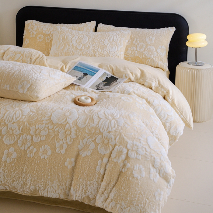 91家纺网 家纺一手货源 找家纺 诺梵家纺 2025新款立体兔毛烂花四件套 伊莎-黄