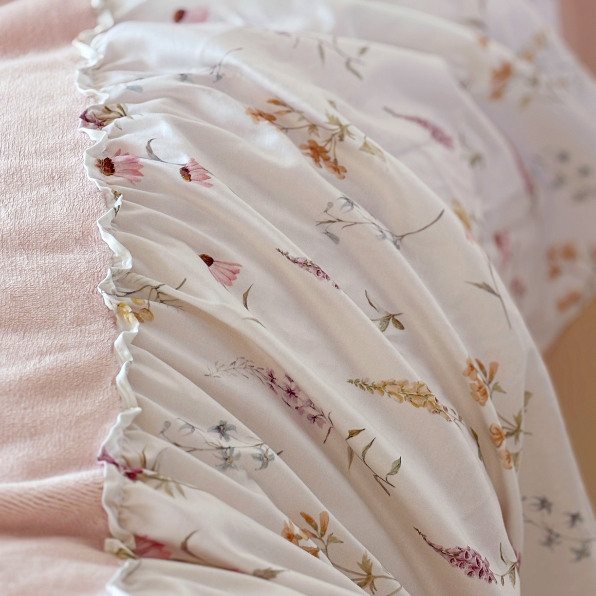 91家纺网 家纺一手货源 找家纺 （总）FORTWO家纺原创设计（FOR TWO家纺） 2025新款230克牛奶绒绣花法式花边款四件套