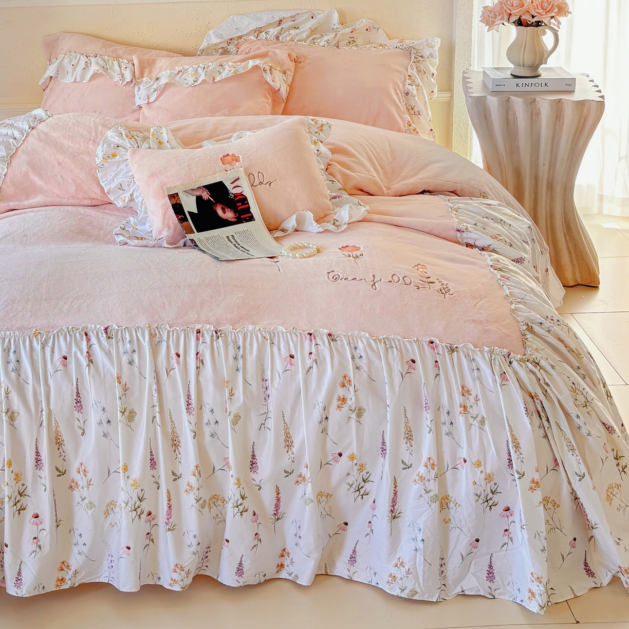 91家纺网 家纺一手货源 找家纺 （总）FORTWO家纺原创设计（FOR TWO家纺） 2025新款230克牛奶绒绣花法式花边款四件套