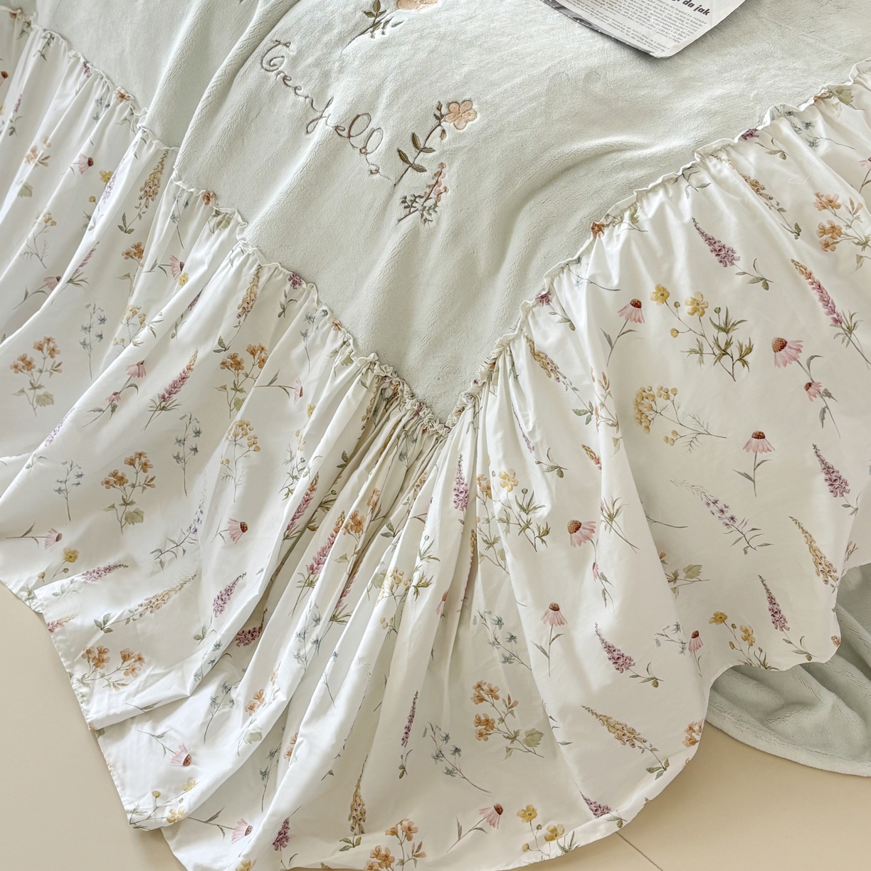 91家纺网 家纺一手货源 找家纺 FORTWO家纺原创设计（FOR TWO家纺） 2025新款230克牛奶绒绣花法式花边款四件套 兰庭序-绿