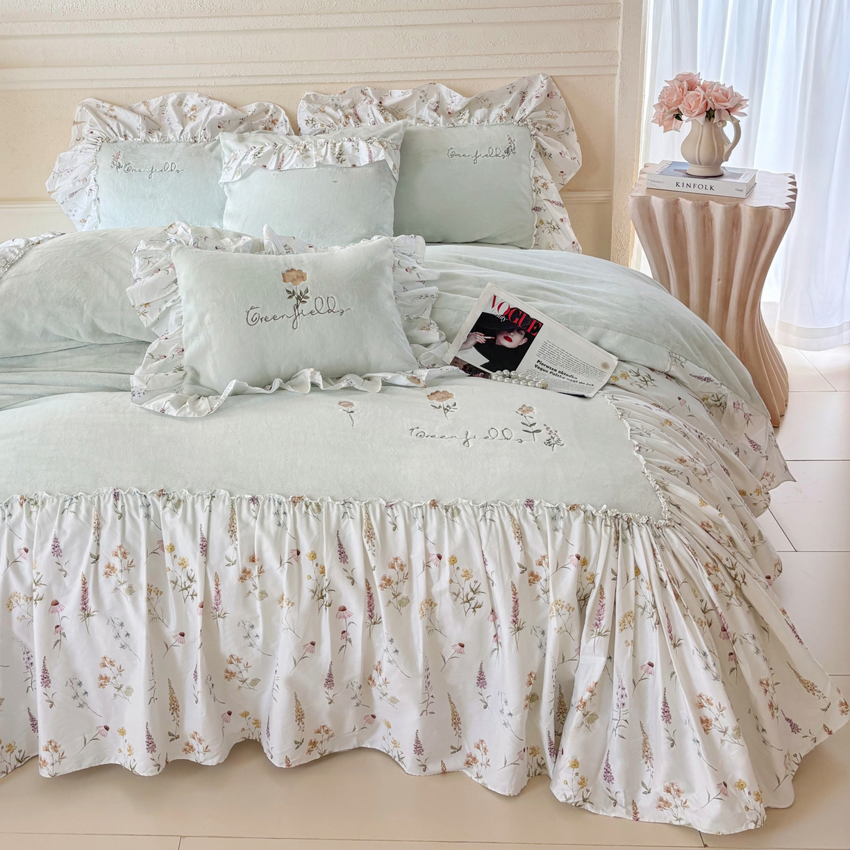 91家纺网 家纺一手货源 找家纺 FORTWO家纺原创设计（FOR TWO家纺） 2025新款230克牛奶绒绣花法式花边款四件套 兰庭序-绿