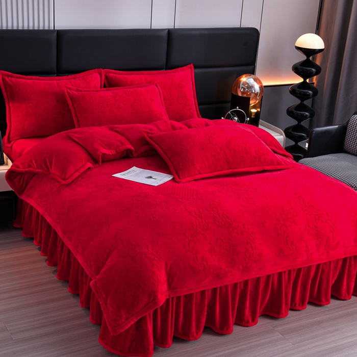 91家纺网 家纺一手货源 找家纺 星窝 2025新款高克重直播爆款纯色欧式雕花绒牛奶绒四件套 富贵花开红