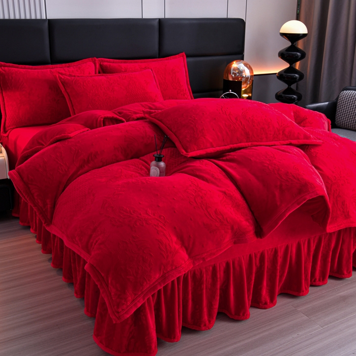 91家纺网 家纺一手货源 找家纺 星窝 2025新款高克重直播爆款纯色欧式雕花绒牛奶绒四件套 富贵花开红