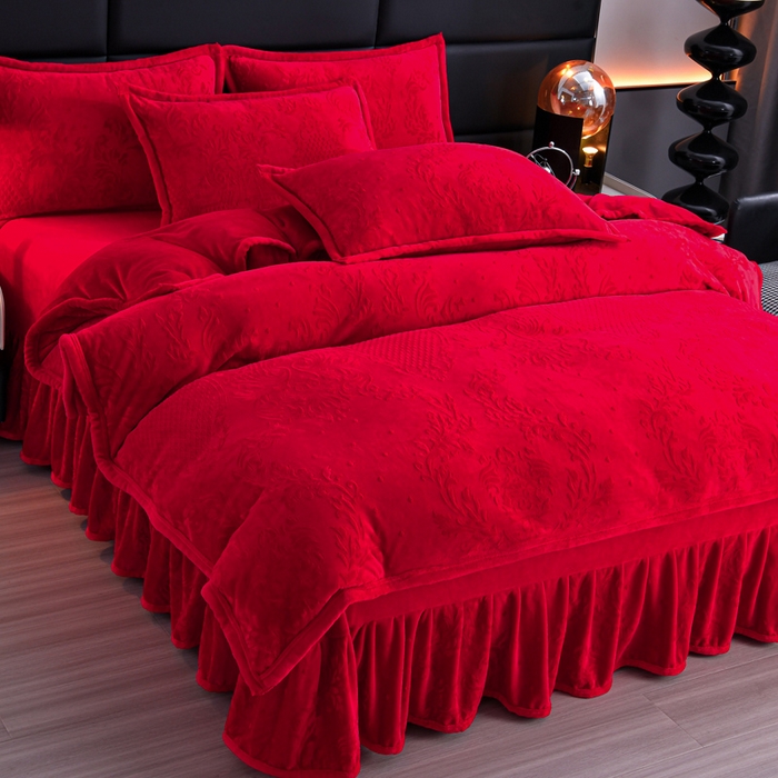 91家纺网 家纺一手货源 找家纺 星窝 2025新款高克重直播爆款纯色欧式雕花绒牛奶绒四件套 富贵花开红