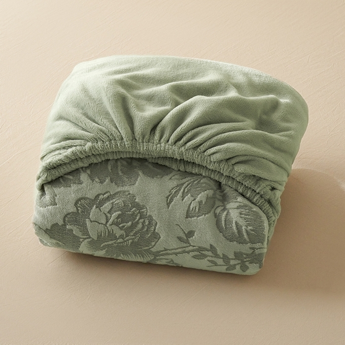 91家纺网 家纺一手货源 找家纺 宜代光年 2025新款A类小米貂复古牛奶绒染色雕花单床笠 静若繁花-绿