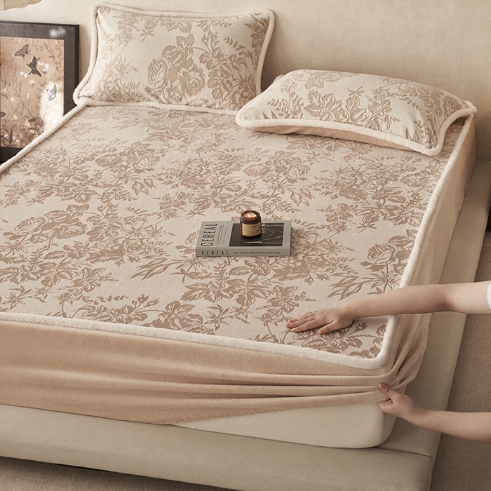 宜代光年 2025新款A类小米貂复古牛奶绒染色雕花单床笠 静若繁花-咖