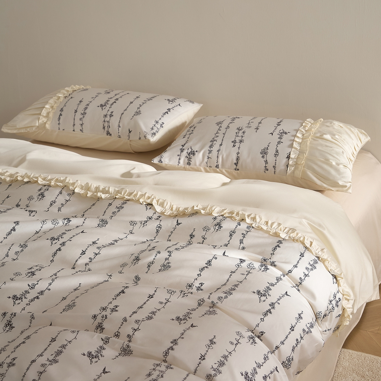 91家纺网 家纺一手货源 找家纺 （总）ONE TWO ONE 121 2025新款50长绒棉贡缎数码印花四件套-花间集 【提供买家秀】 【会员-20】 平台控价券后不得低于368/388元