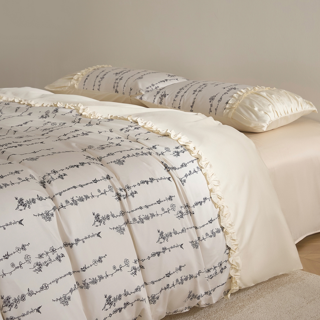 91家纺网 家纺一手货源 找家纺 （总）ONE TWO ONE 121 2025新款50长绒棉贡缎数码印花四件套-花间集 【提供买家秀】 【会员-20】 平台控价券后不得低于368/388元