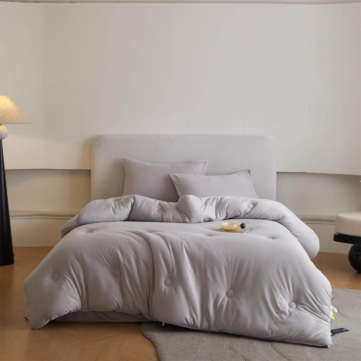 91家纺网 家纺一手货源 找家纺 （总）头等舱 2025新款针织A类软糯净植力抗菌防螨防霉低致敏双拼秋冬被（空镜图）