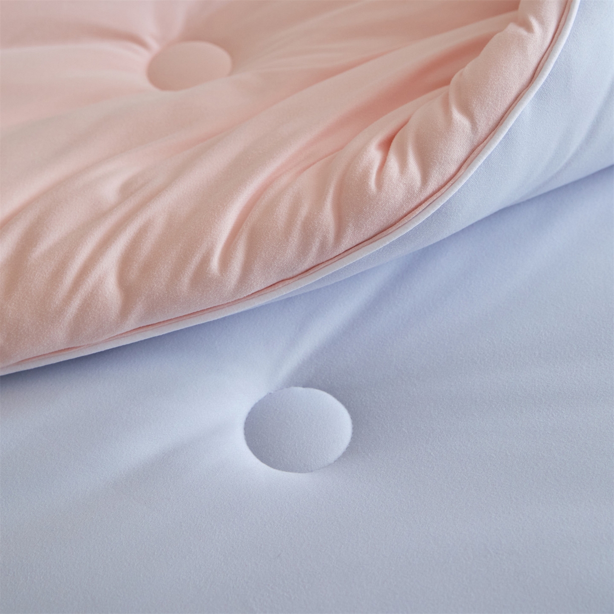 91家纺网 家纺一手货源 找家纺 （总）头等舱 2025新款针织A类软糯净植力抗菌防螨防霉低致敏双拼秋冬被（空镜图）