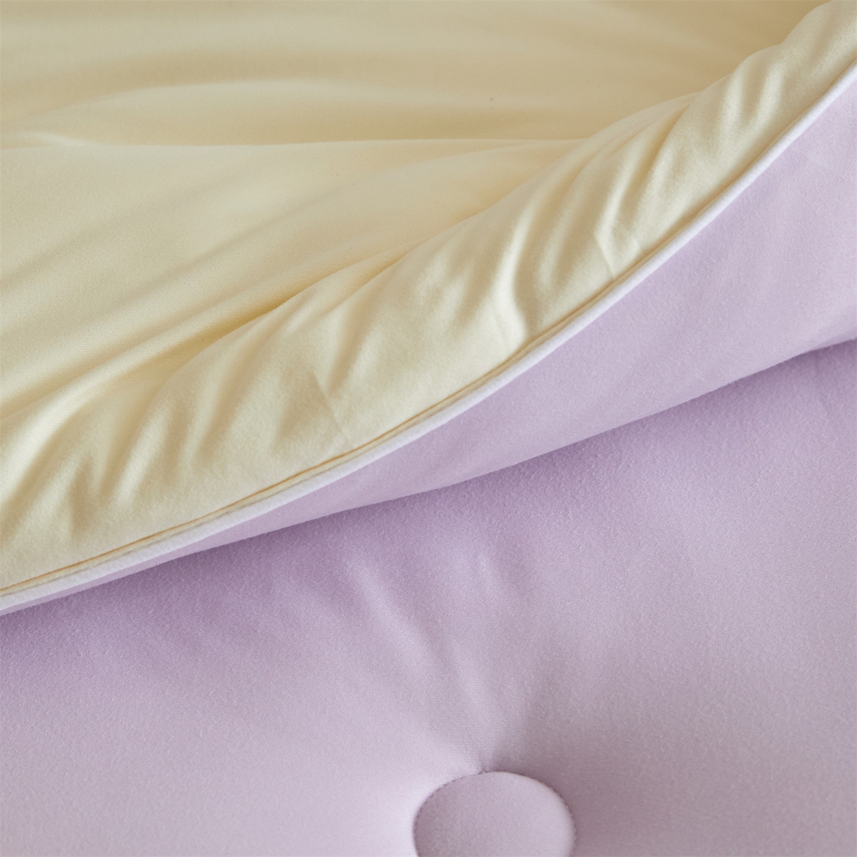 91家纺网 家纺一手货源 找家纺 头等舱 2025新款针织A类软糯净植力抗菌防螨防霉低致敏双拼秋冬被（空镜图） 浅紫+奶黄