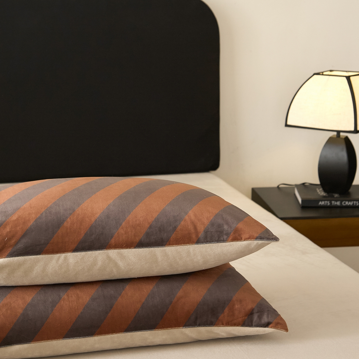 91家纺网 家纺一手货源 找家纺 （总）ONE TWO ONE 121 【德芙绒】【总共有21个颜色陆续上新】2025秋冬新款牛奶绒德芙绒宝宝绒婴儿绒短毛绒四件套床单被套【未来大热款】【提供买家秀】 会员-10 控价 标准258 加大