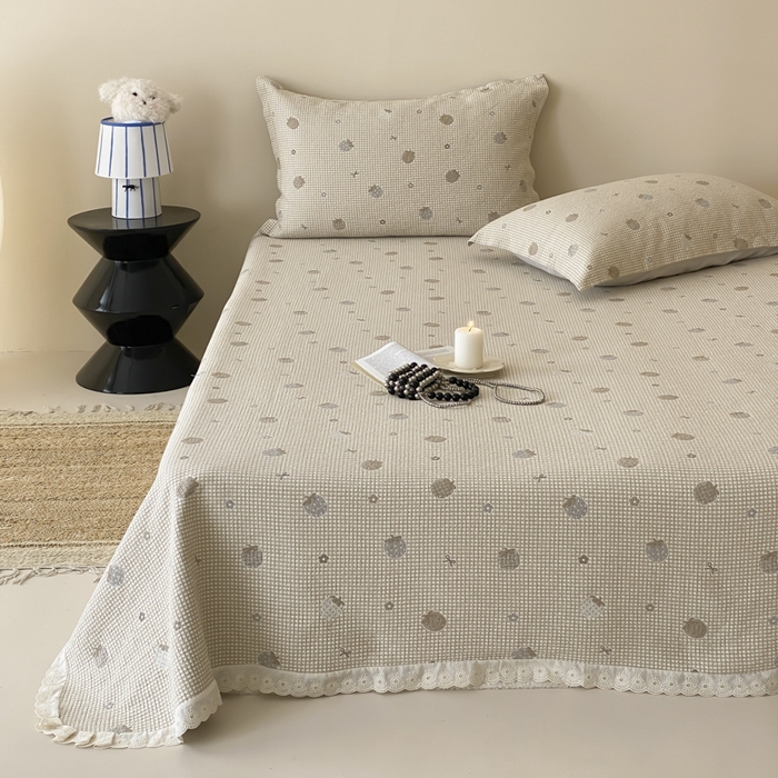 91家纺网 家纺一手货源 找家纺 麻依 2025新款安心棉四层纱布床盖三件套 焦糖草莓