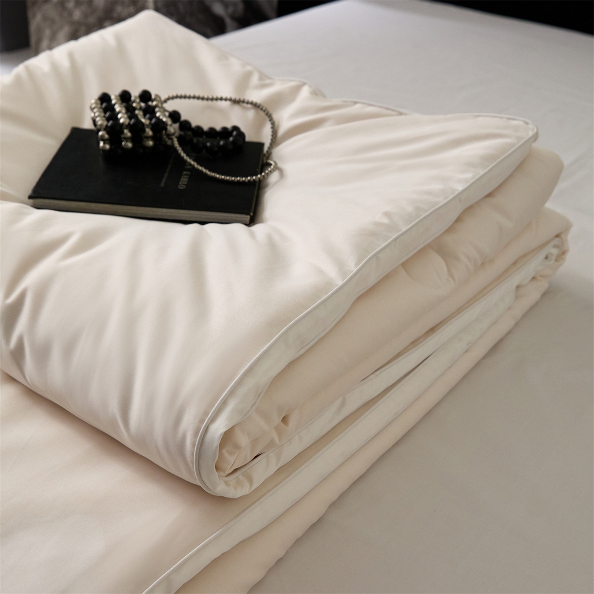 91家纺网 家纺一手货源 找家纺 （总）头等舱 2025新款全棉100支双股纯色A类80大豆7A抗菌立体被子被芯（空镜图）