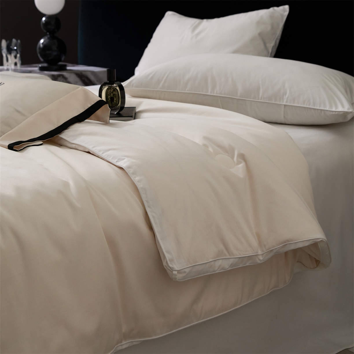 91家纺网 家纺一手货源 找家纺 （总）头等舱 2025新款全棉100支双股纯色A类80大豆7A抗菌立体被子被芯（空镜图）