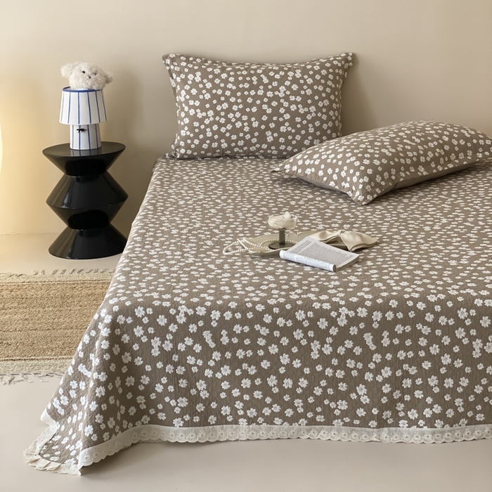 91家纺网 家纺一手货源 找家纺 麻依 2025新款安心棉四层纱布床盖三件套 梅屿-驼