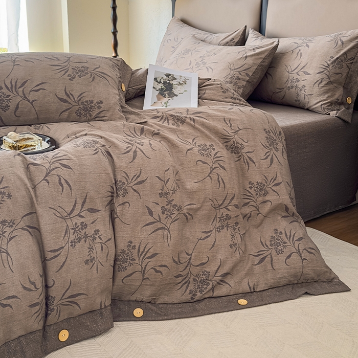 91家纺网 家纺一手货源 找家纺 丝芙妮家居（原乐视家纺） 2025新款原麻纽扣款四件套 风野涧·纽扣款