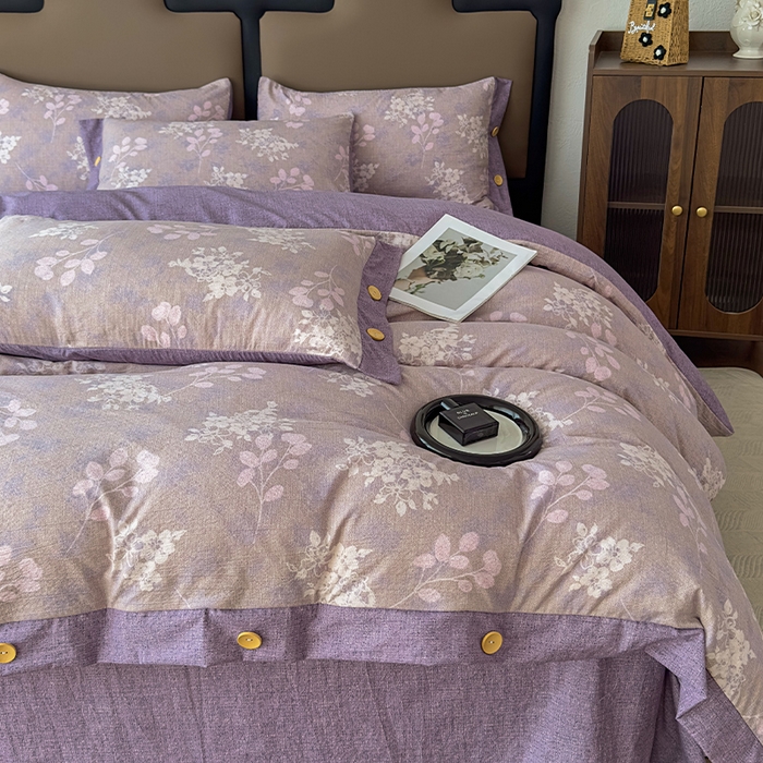 91家纺网 家纺一手货源 找家纺 丝芙妮家居（原乐视家纺） 2025新款原麻纽扣款四件套 花畔呢喃·纽扣款