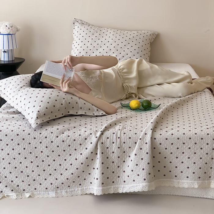 91家纺网 家纺一手货源 找家纺 麻依 2025新款安心棉四层纱布床盖三件套 小波点