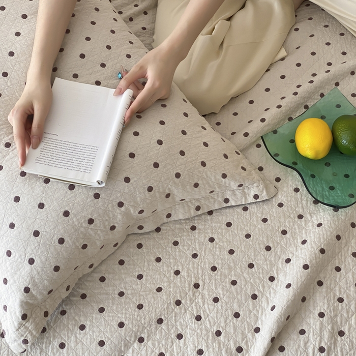 91家纺网 家纺一手货源 找家纺 麻依 2025新款安心棉四层纱布床盖三件套 小波点