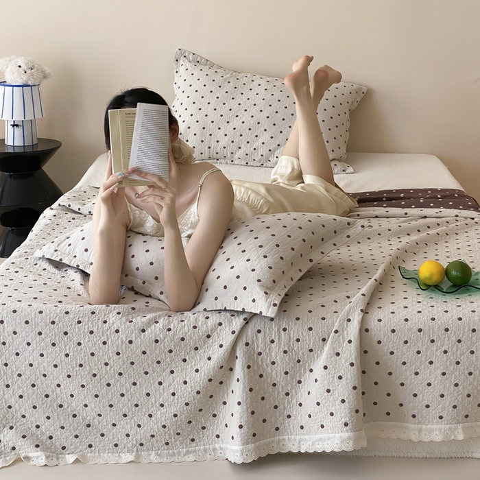 91家纺网 家纺一手货源 找家纺 麻依 2025新款安心棉四层纱布床盖三件套 小波点