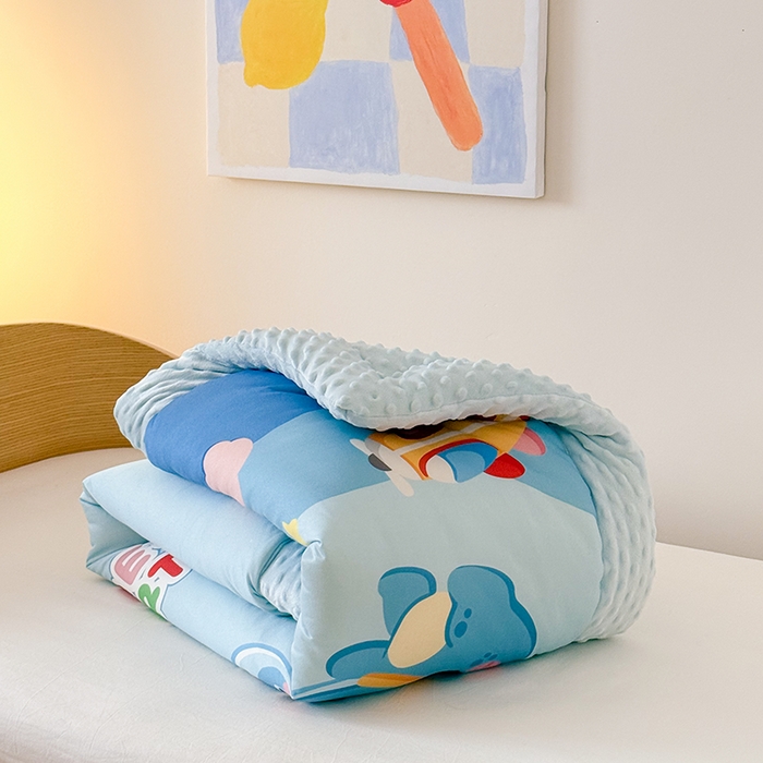 91家纺网 家纺一手货源 找家纺 嗨生活 2025新款针织棉豆豆被儿童豆豆被幼儿园豆豆被被子被芯 叠拍图