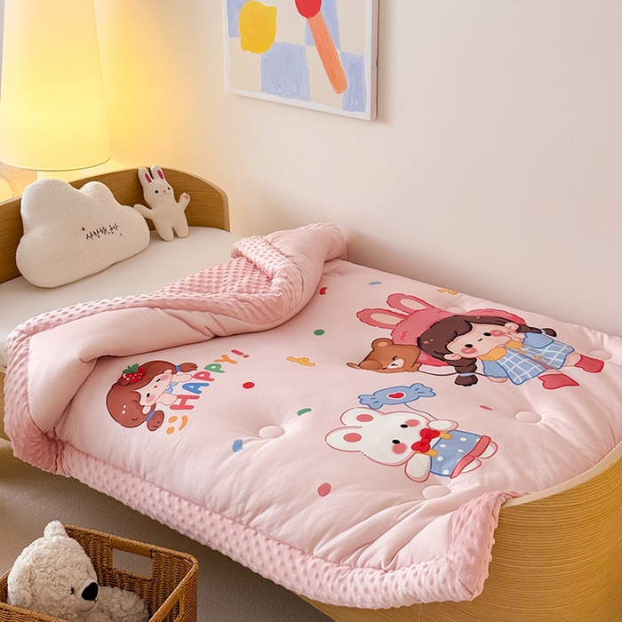 91家纺网 家纺一手货源 找家纺 嗨生活 2025新款针织棉豆豆被儿童豆豆被幼儿园豆豆被被子被芯 开心女孩