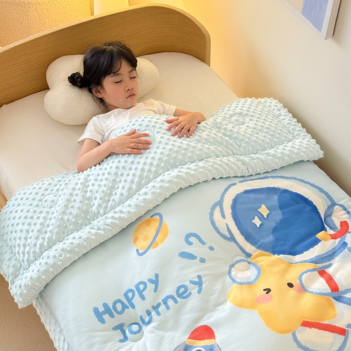 91家纺网 家纺一手货源 找家纺 嗨生活 2025新款针织棉豆豆被儿童豆豆被幼儿园豆豆被被子被芯 开心宇航员