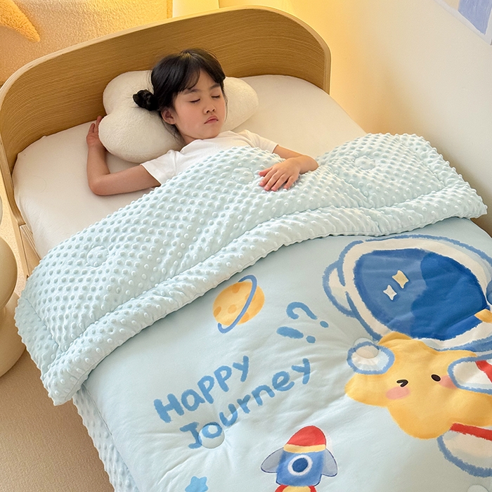 91家纺网 家纺一手货源 找家纺 嗨生活 2025新款针织棉豆豆被儿童豆豆被幼儿园豆豆被被子被芯 开心宇航员