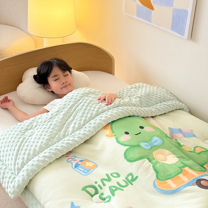 91家纺网 家纺一手货源 找家纺 嗨生活 2025新款针织棉豆豆被儿童豆豆被幼儿园豆豆被被子被芯 恐龙宝宝