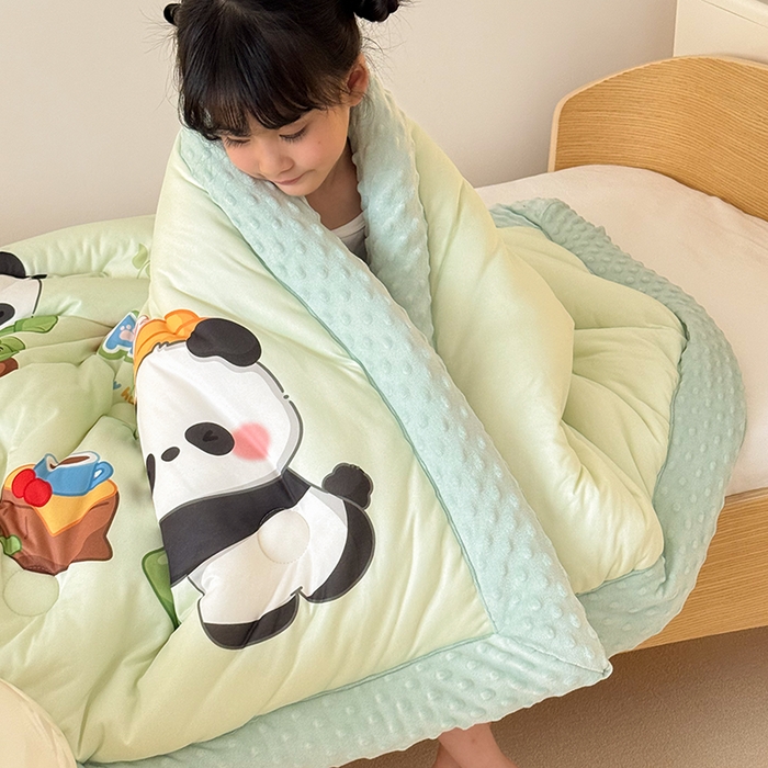 91家纺网 家纺一手货源 找家纺 嗨生活 2025新款针织棉豆豆被儿童豆豆被幼儿园豆豆被被子被芯 熊猫之家