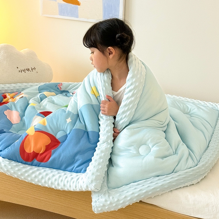 91家纺网 家纺一手货源 找家纺 嗨生活 2025新款针织棉豆豆被儿童豆豆被幼儿园豆豆被被子被芯 恐龙派对