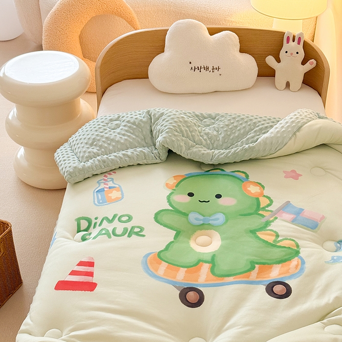 91家纺网 家纺一手货源 找家纺 嗨生活 2025新款针织棉豆豆被儿童豆豆被幼儿园豆豆被被子被芯 恐龙宝宝