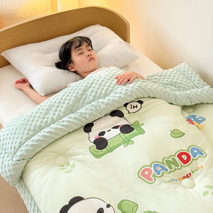 91家纺网 家纺一手货源 找家纺 嗨生活 2025新款针织棉豆豆被儿童豆豆被幼儿园豆豆被被子被芯 熊猫之家