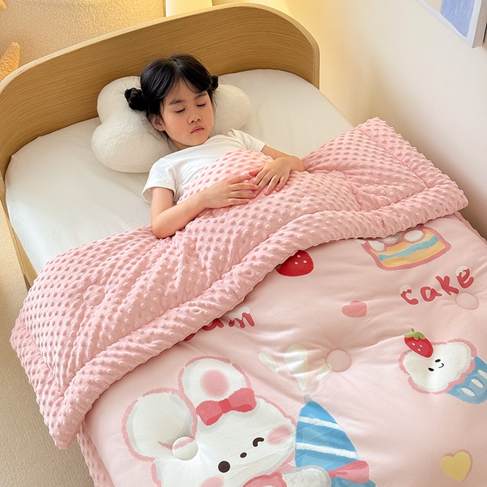 91家纺网 家纺一手货源 找家纺 嗨生活 2025新款针织棉豆豆被儿童豆豆被幼儿园豆豆被被子被芯 萌小兔