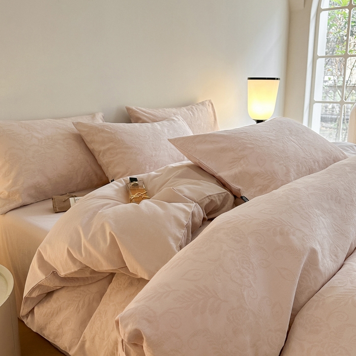 91家纺网 家纺一手货源 找家纺 宜代光年 2025新款60s水洗棉提花系列四件套-第一批-场景一 海棠