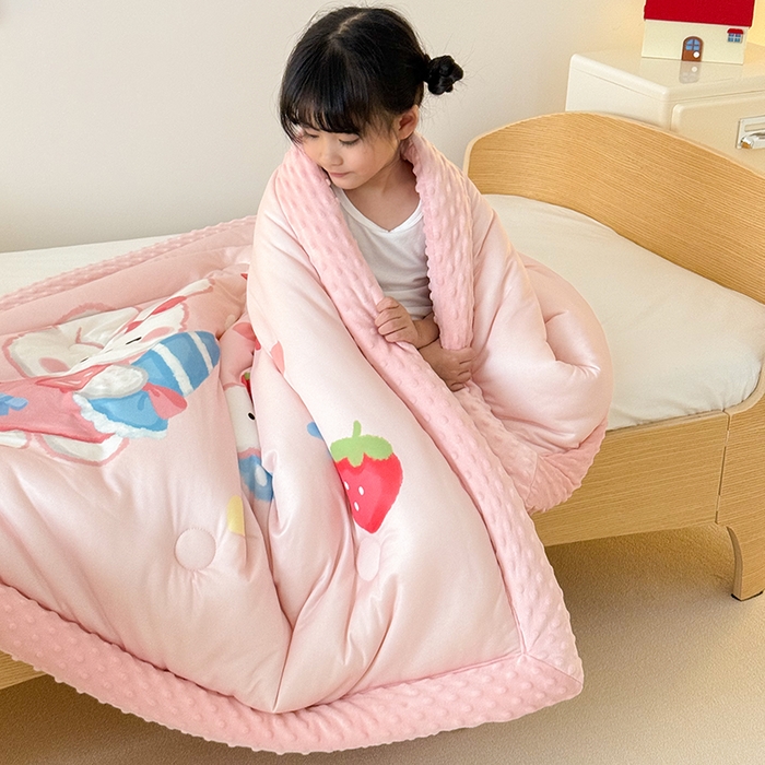 91家纺网 家纺一手货源 找家纺 嗨生活 2025新款针织棉豆豆被儿童豆豆被幼儿园豆豆被被子被芯 萌小兔