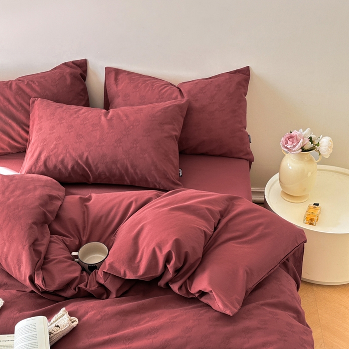 91家纺网 家纺一手货源 找家纺 宜代光年 2025新款60s水洗棉提花系列四件套-第一批-场景一 玫瑰佳人-红