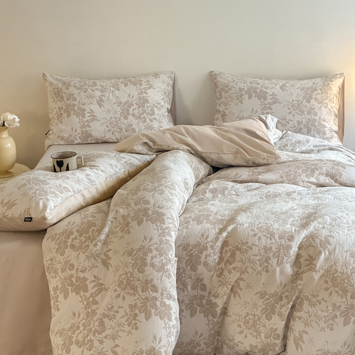 91家纺网 家纺一手货源 找家纺 宜代光年 2025新款60s水洗棉提花系列四件套-第一批-场景一 繁花-咖