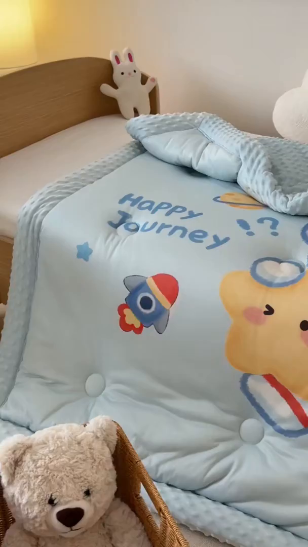 91家纺网 家纺一手货源 找家纺 嗨生活 2025新款针织棉豆豆被儿童豆豆被幼儿园豆豆被被子被芯 开心宇航员