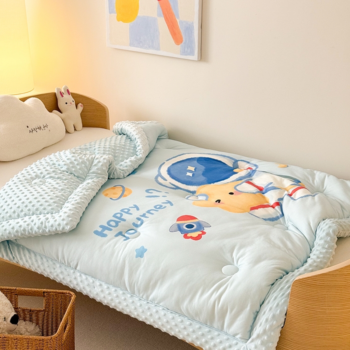 91家纺网 家纺一手货源 找家纺 嗨生活 2025新款针织棉豆豆被儿童豆豆被幼儿园豆豆被被子被芯 开心宇航员