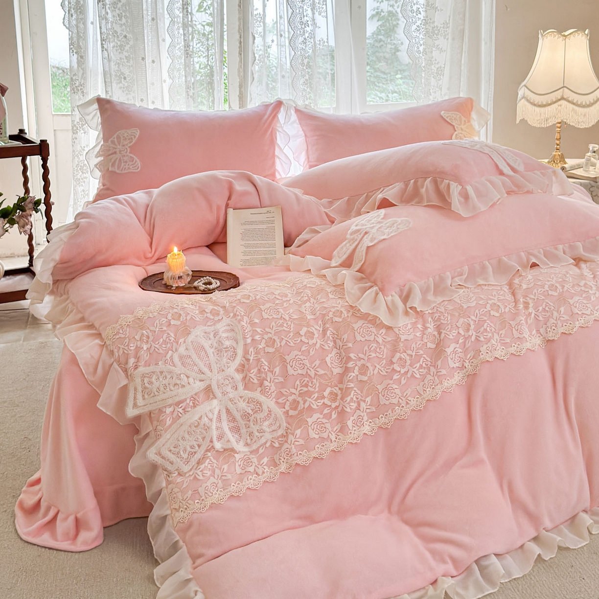 91家纺网 家纺一手货源 找家纺 （总）米可 2025新款立体蝴蝶结公主风牛奶绒蕾丝花边四件套-艾拉系列二